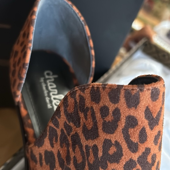 NWB Animal print ! - Picture 5 of 6